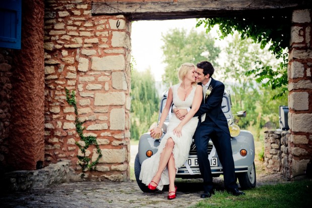 vrai-mariage-sages-comme-des-images-la-mariee-aux-pieds-nus