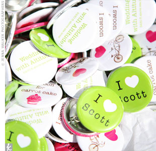 Qu'offrir à ses invités? Des badges