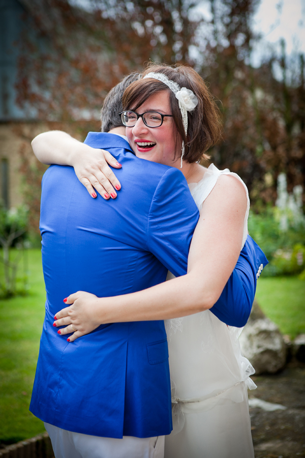 ©Claudine Grin - Un mariage en bleu - La mariee aux pieds nus
