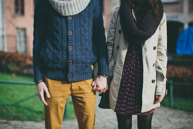 ©Coralie photography - Une seance engagement dans les rues de Lille - La mariee aux pieds nus