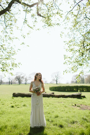 ©Emilie White - Un mariage dans la campagne anglaise - La mariee aux pieds nus