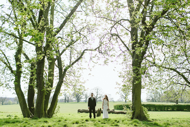 ©Emilie White - Un mariage dans la campagne anglaise - La mariee aux pieds nus