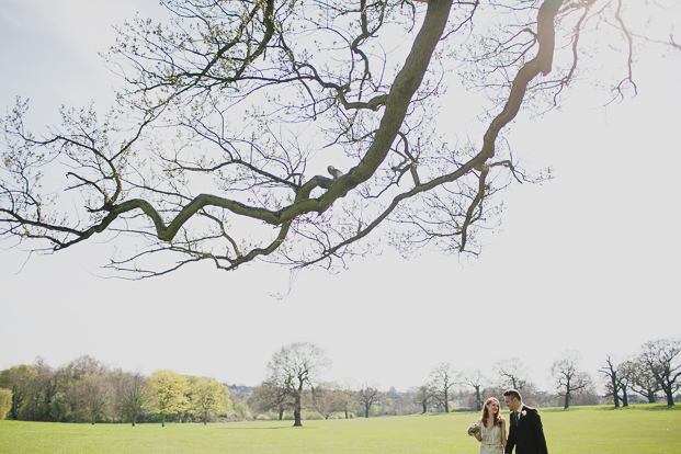 ©Emilie White - Un mariage dans la campagne anglaise - La mariee aux pieds nus