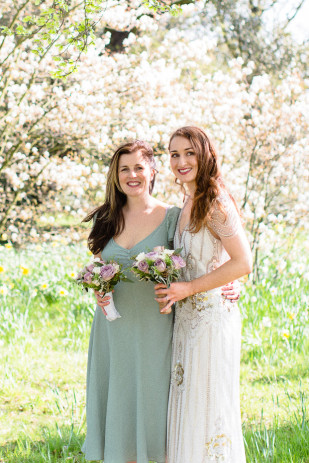 ©Emilie White - Un mariage dans la campagne anglaise - La mariee aux pieds nus