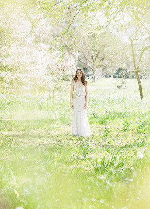 ©Emilie White - Un mariage dans la campagne anglaise - La mariee aux pieds nus