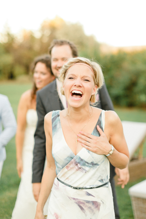 ©Xavier Navarro - mariage en Provence - La mariee aux pieds nus