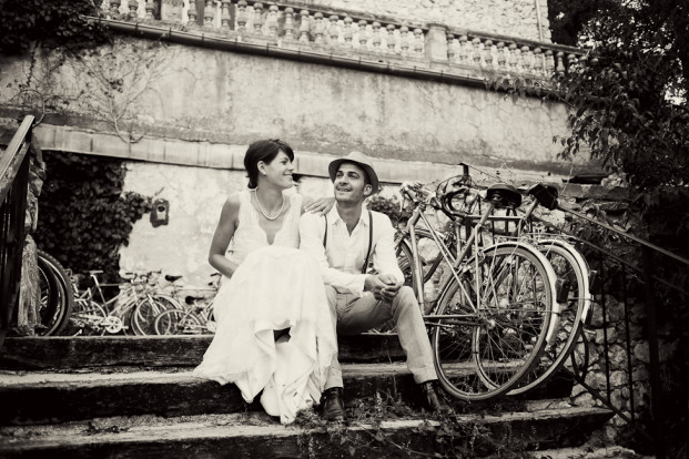 ©Shoot in Love - Un mariage vintage a Montpellier - La mariee aux pieds nus