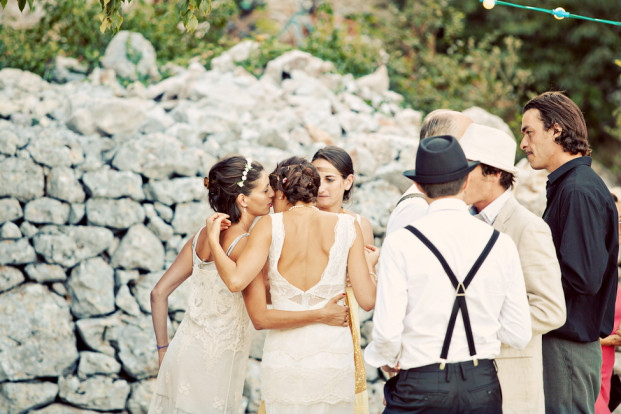 ©Shoot in Love - Un mariage vintage a Montpellier - La mariee aux pieds nus