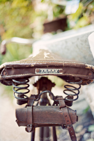©Shoot in Love - Un mariage vintage a Montpellier - La mariee aux pieds nus