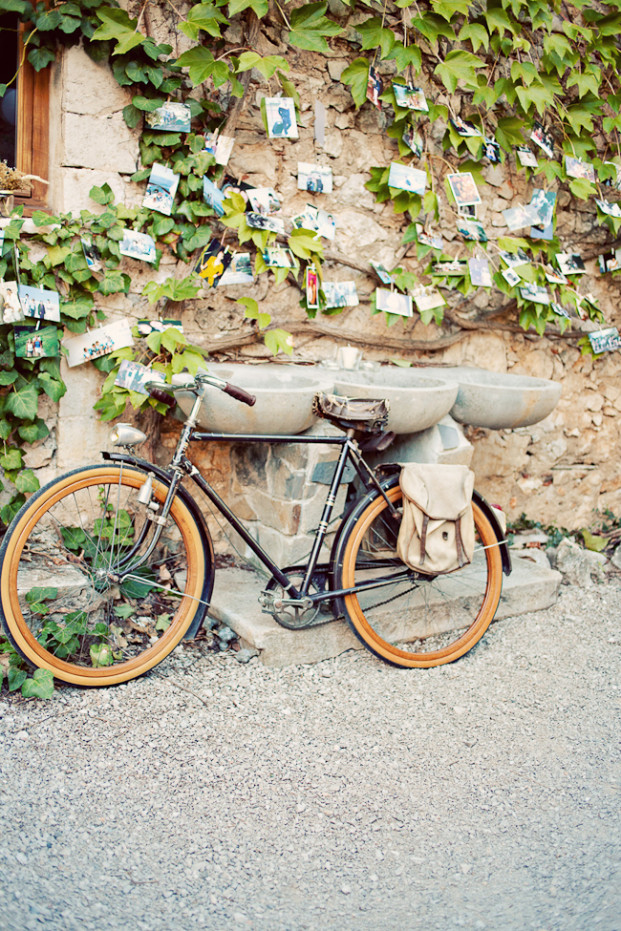 ©Shoot in Love - Un mariage vintage a Montpellier - La mariee aux pieds nus