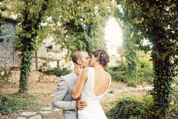 ©Shoot in Love - Un mariage vintage a Montpellier - La mariee aux pieds nus