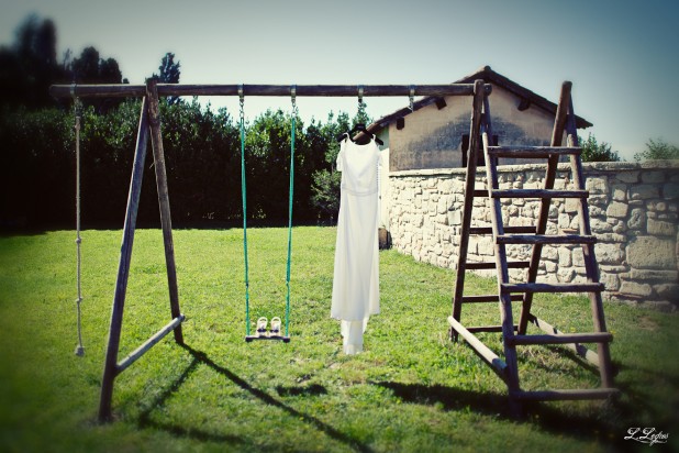 vrai-mariage-ombre-et-lumiere-la-mariee-aux-pieds-nus