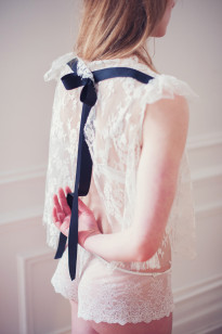 ©Marion Heurteboust Photography - La mariee aux pieds nus - Quelle lingerie choisir pour le jour J ? - Etam
