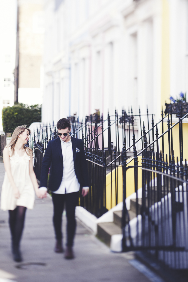 ©Marion Heurteboust Photography - Seance engagement a Londres - La mariee aux pieds nus