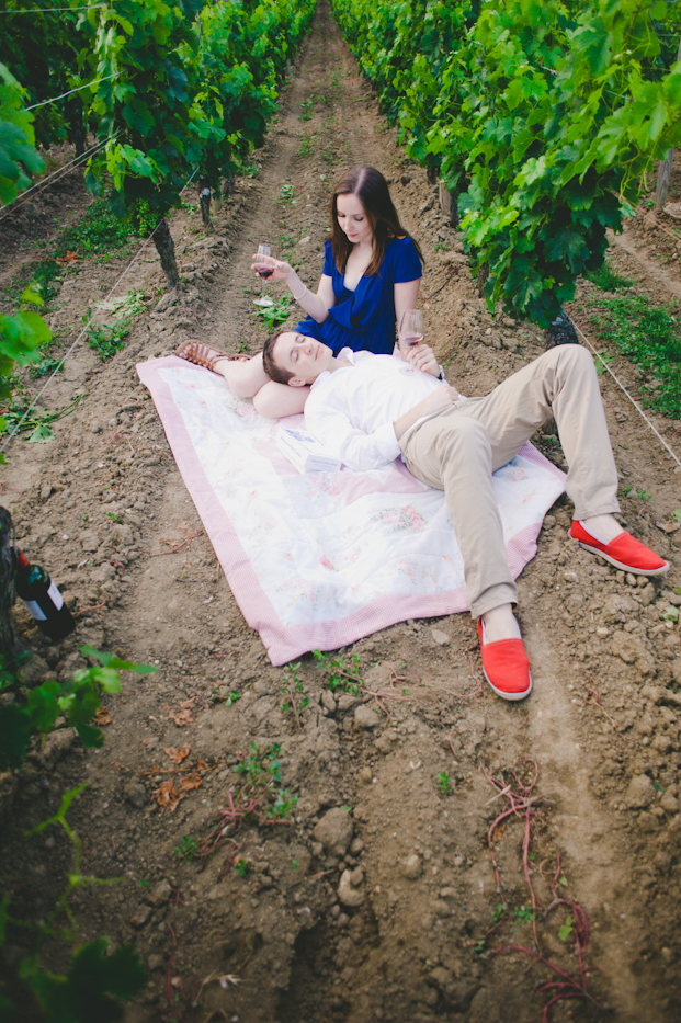 Credits photos MarionhPhotography - Seance engagement St Emilion - La mariée aux pieds nus