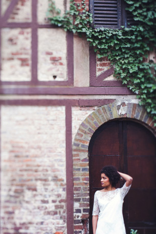 ©Marion Heurteboust - Shooting d'inspiration - Cabinet de curiosites botaniques - La mariee aux pieds nus