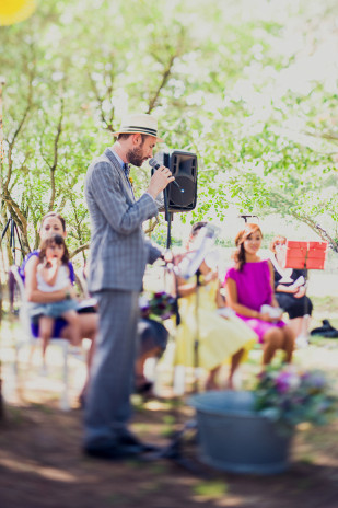 ©Marion Heurteboust Photography - 9 conseils pour creer une ceremonie d'engagement qui vous ressemble - La mariee aux pieds nus