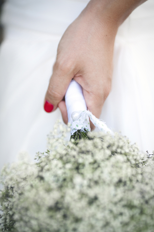 ©Photo de Famille - Mariage a la Ciotat - La mariee aux pieds nus