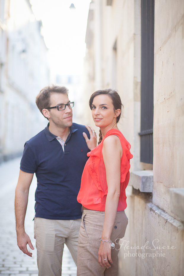 blog-mariage-la-mariee-aux-pieds-nus-photographe_engagement_couple_paris_fleurdesucre