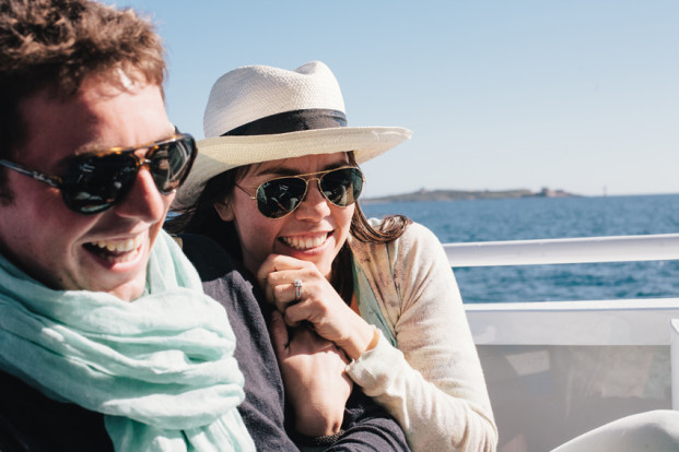 ©Troisstudios Photography - Seance engagement a Porquerolles - La  mariee aux pieds nus