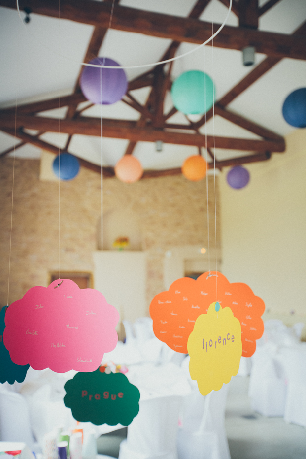 ©Sebastien Boudot - Mariage colore - La mariee aux pieds nus