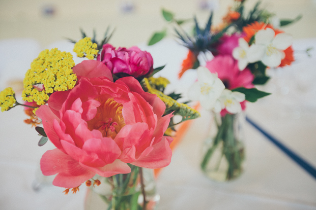 ©Sebastien Boudot - Mariage colore - La mariee aux pieds nus