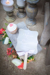 ©Julie Siddi - Un mariage colore - Shooting inspiration - La mariee aux pieds nus