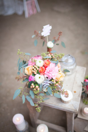 ©Julie Siddi - Un mariage colore - Shooting inspiration - La mariee aux pieds nus