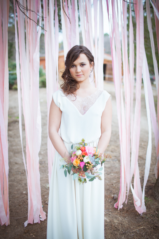 ©Julie Siddi - Un mariage colore - Shooting inspiration - La mariee aux pieds nus