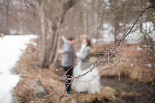 ©Ingrid Lepan Photographe - seance apres le mariage a la montagne - La mariee aux pieds nus  -38