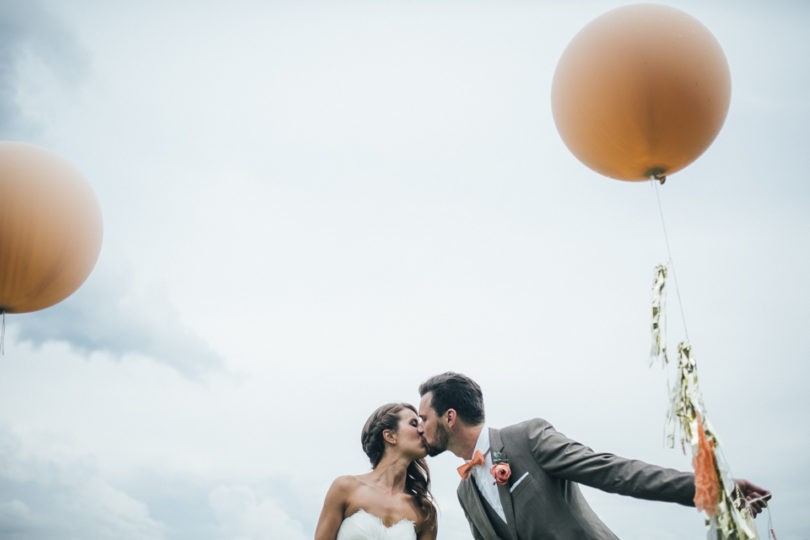 Lifestories Wedding - Un mariage en corail et aqua en Charente - La mariée aux pieds nus