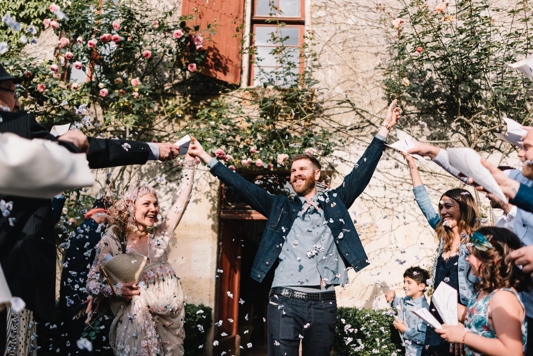 Un mariage rock et décontracté en Dordogne - Photographe : Chloé Lapeyssonnie - Blog mariage : La mariée aux pieds nus