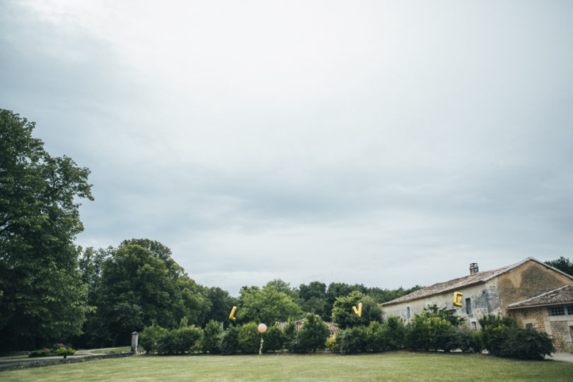 Lifestories Wedding - Un mariage en corail et aqua en Charente - La mariée aux pieds nus