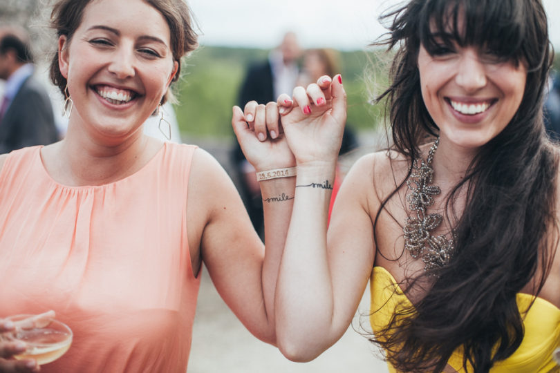 Lifestories Wedding - Un mariage en corail et aqua en Charente - La mariée aux pieds nus