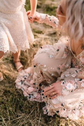 Un mariage rock et décontracté en Dordogne - Photographe : Chloé Lapeyssonnie - Blog mariage : La mariée aux pieds nus