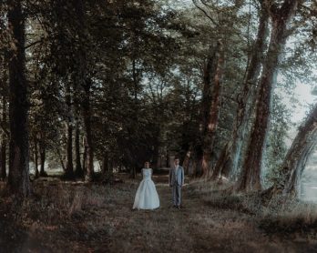 Un mariage sous une yourte au Château de Montigny en Eure-et-Loir - Photos : Moorise Photography - Blog mariage : La mariée aux pieds nus