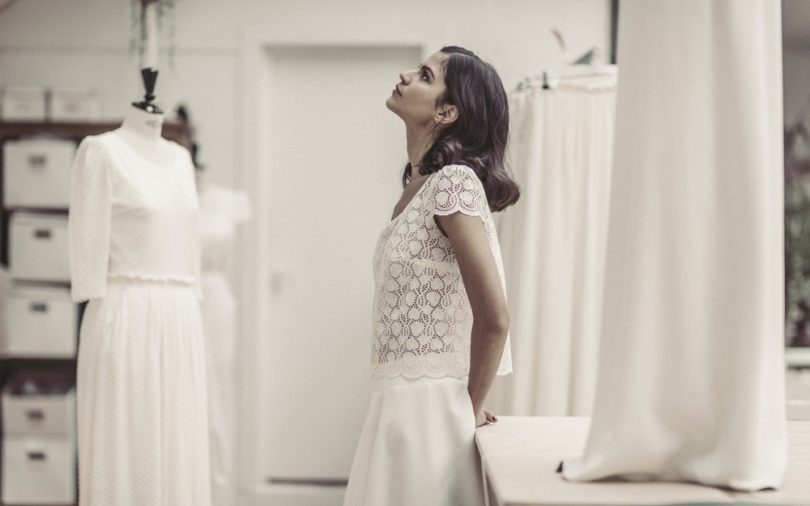 Robe de mariée courte - Cérémonie civile - Collection 2017 - Laure de Sagazan - A découvrir sur le blog mariage - www.lamarieeauxpiedsnus.com - Photos : Laurent Nivalle