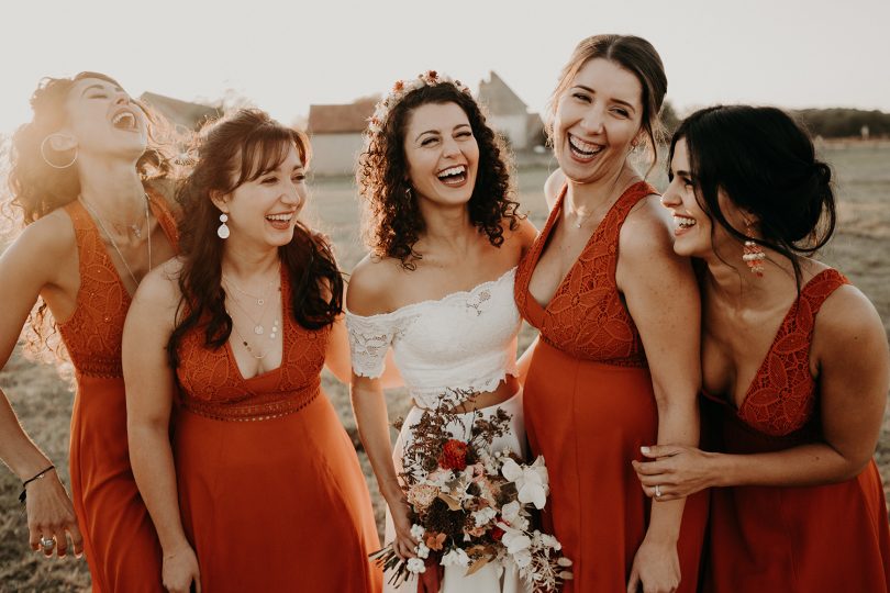 48 idées de tenues pour demoiselles d'honneur et invitées pour un mariage en terracotta - Blog mariage : La mariée aux pieds nus