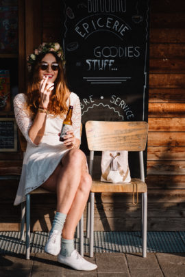 Robe mariée civile par Mademoiselle de Guise - A découvrir sur le blog mariage www.lamarieeauxpiedsnus.com - Photos : Chloé Lapeyssonnie