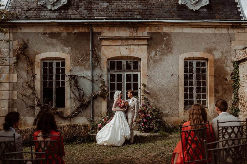 7 manières de faire participer vos proches à la cérémonie laïque sans passer par la case discours - Photos : Moonrise Photography - Blog mariage : La mariée aux pieds nus