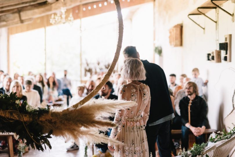 Un mariage rock et décontracté en Dordogne - Photographe : Chloé Lapeyssonnie - Blog mariage : La mariée aux pieds nus