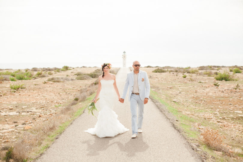 Alex Tome - Un mariage à Formentera - La mariée aux pieds nus