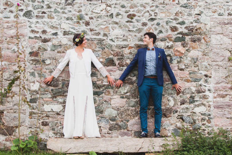 Annie Gozard - Un mariage joyeux et colore en Bretagne au chateau du Bienassis - La mariee aux pieds nus