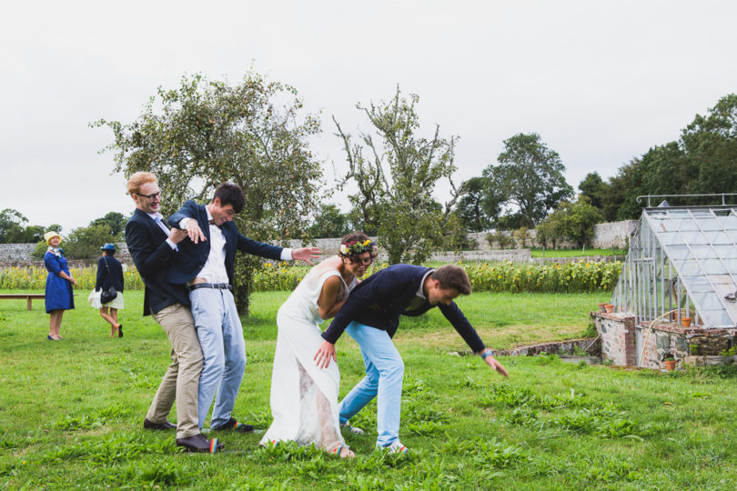 Annie Gozard - Un mariage joyeux et colore en Bretagne au chateau du Bienassis - La mariee aux pieds nus