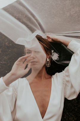 Appoline Bijoux Végétal - Accessoires de mariée - Collection 2021 - Photos : Histoires brutes - Blog mariage : La mariée aux pieds nus
