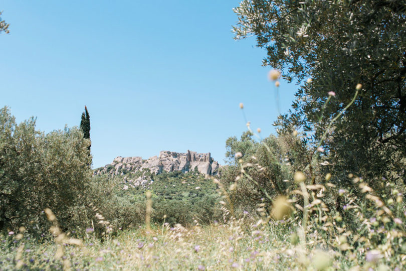 Un mariage aux Baux de Provence - Domaine de Villary - sur La mariée aux pieds nus - Photos : Blanccoco Photographe