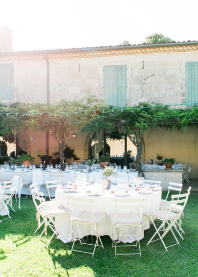 Un mariage aux Baux de Provence - Domaine de Villary - sur La mariée aux pieds nus - Photos : Blanccoco Photographe