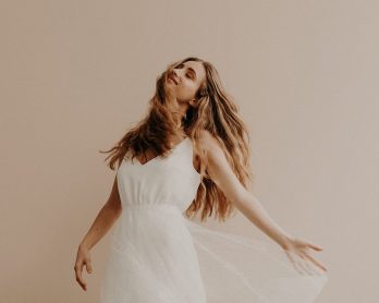 Camille Marguet - Robes de mariée - Collection mariage civil 2020 - Photos : Baptiste Hauville - Blog mariage : La mariée aux pieds nus