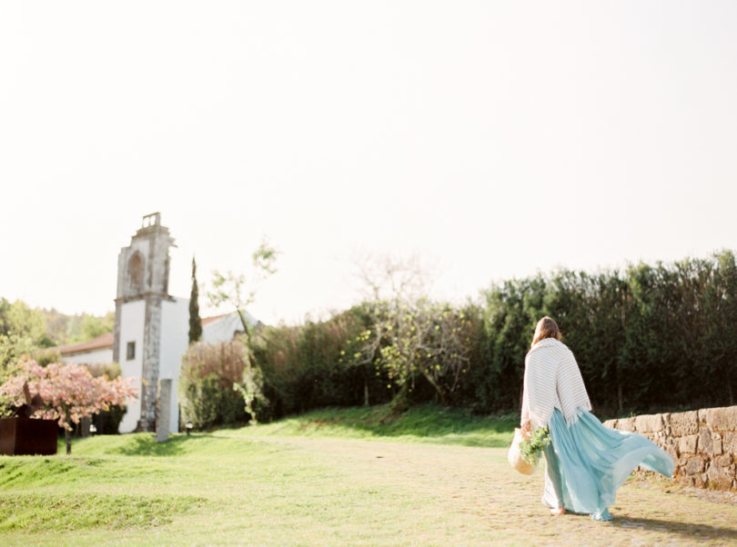 Une mariée en bleu - Shooting éditorial - La mariée aux pieds nus - Photographie et Stylisme : Brancoprata