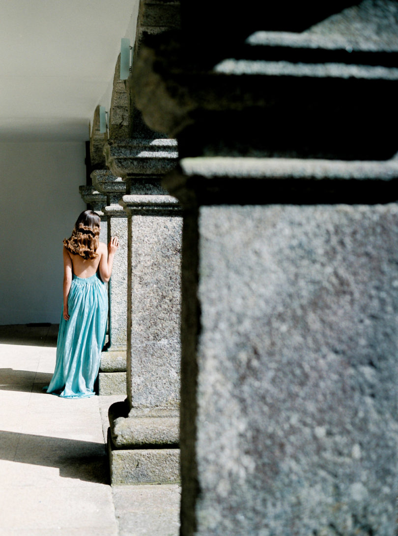 Une mariée en bleu - Shooting éditorial - La mariée aux pieds nus - Photographie et Stylisme : Brancoprata